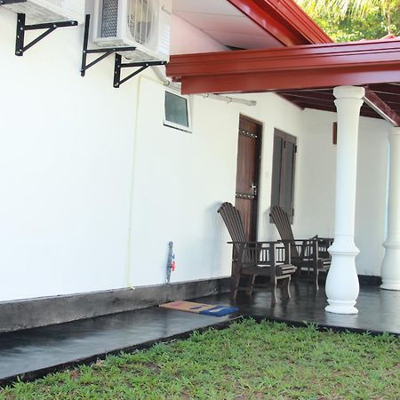 Sooriya Sewana Guest House Banduramulla Exterior foto