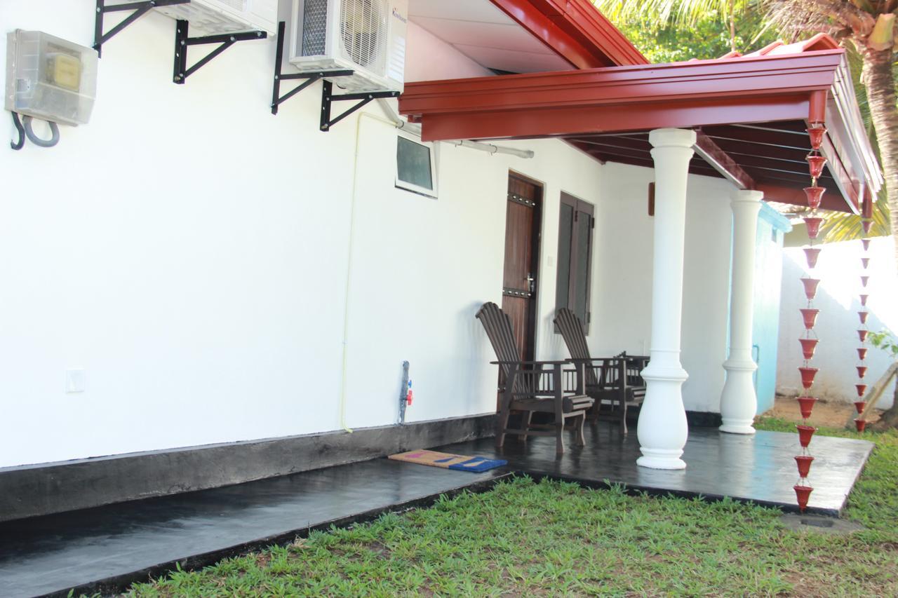 Sooriya Sewana Guest House Banduramulla Exterior foto